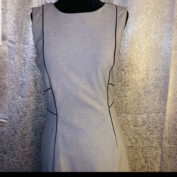 H&M Grey Fitted Work Dress with black slits - Picture 3 of 6